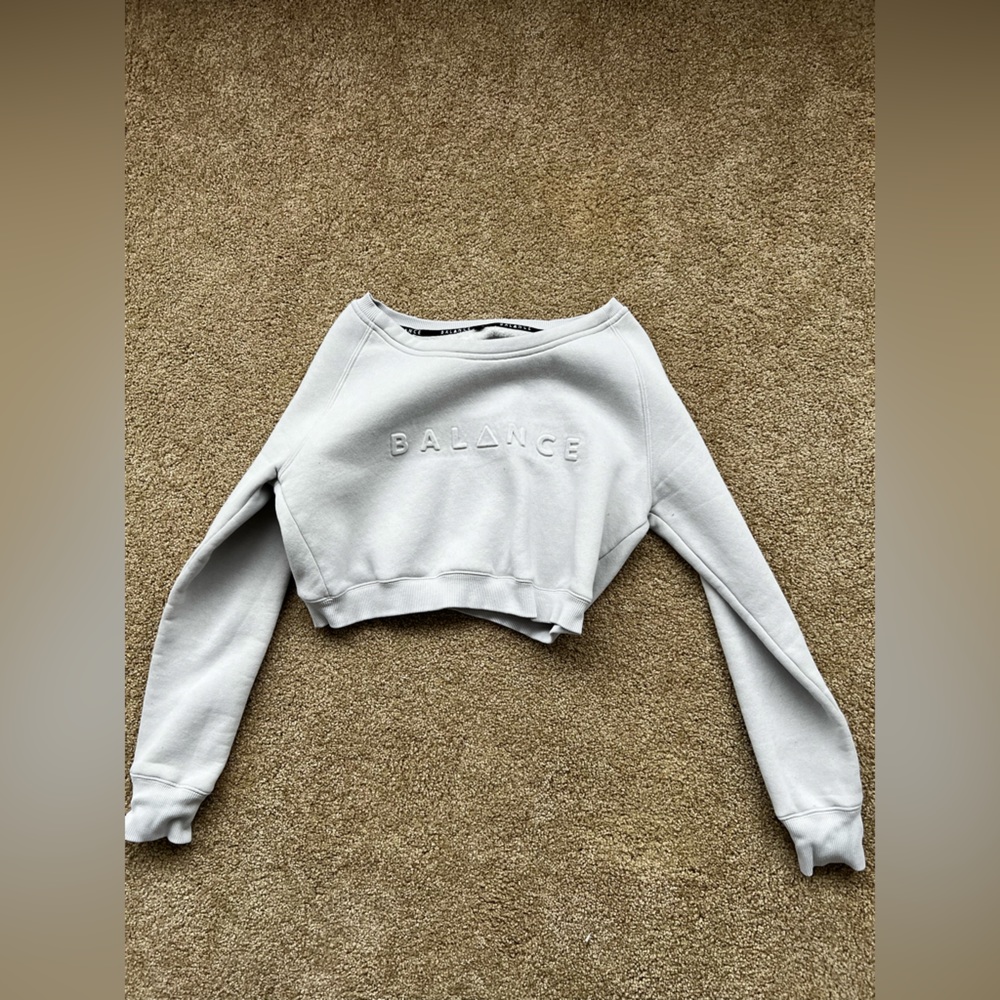 balance athletica / vitality crop sweatshirt essense crew